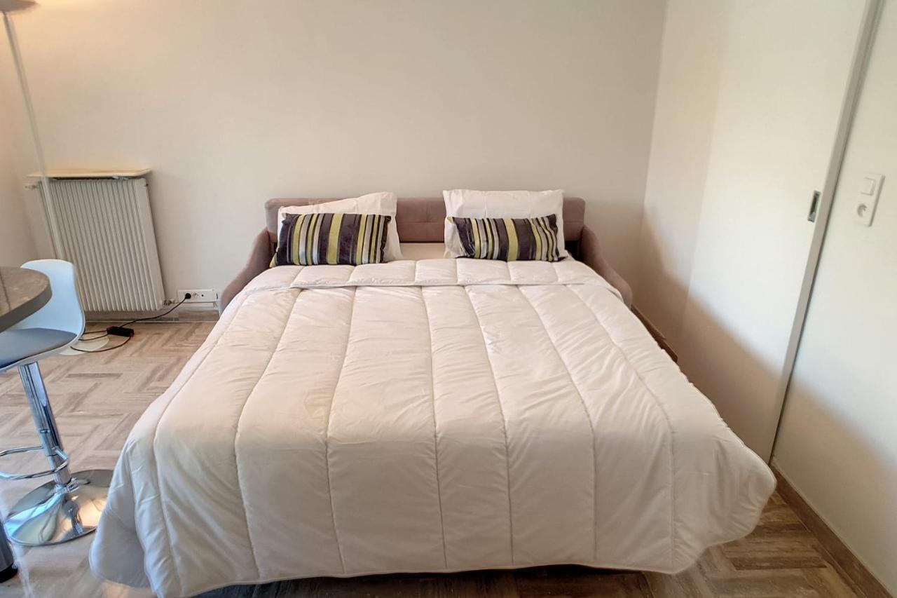 Henri Camille Real Estate - Latour - 150m Martinez Apartment *